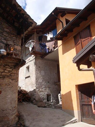 Casa quadrilocale in vendita in Via Roma, Gordona