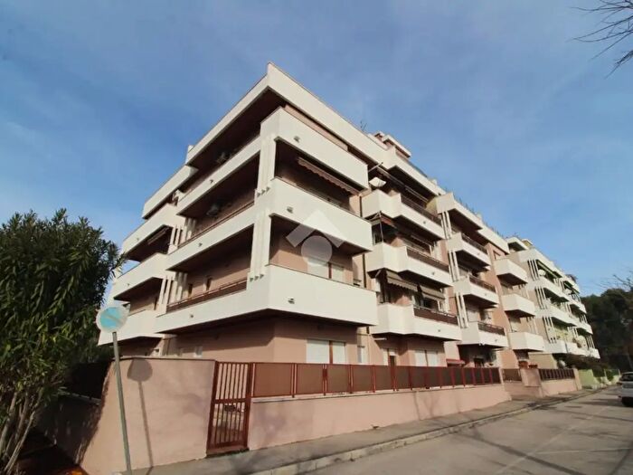 Appartamento quadrilocale in vendita in Via Romualdo Pantini, Pescara