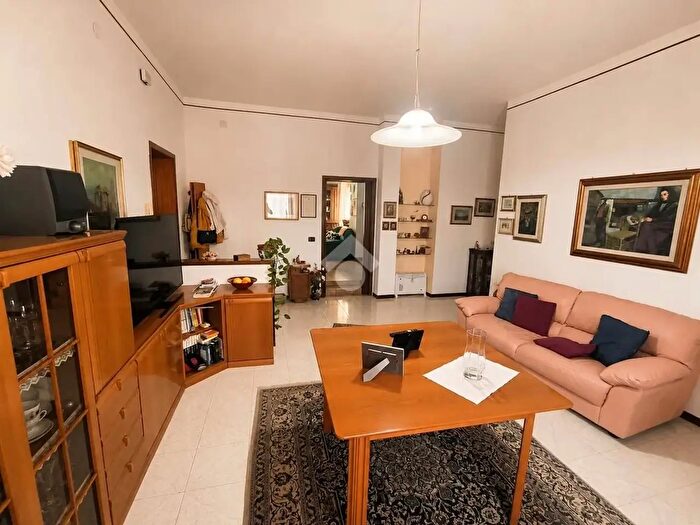 Appartamento trilocale in vendita in Via E Costa, Porto Torres