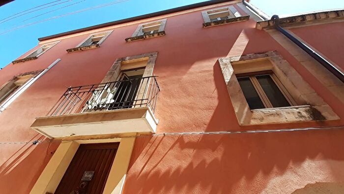 Casa con 6 locali in vendita in Ronco Guelfi, Palazzolo Acreide