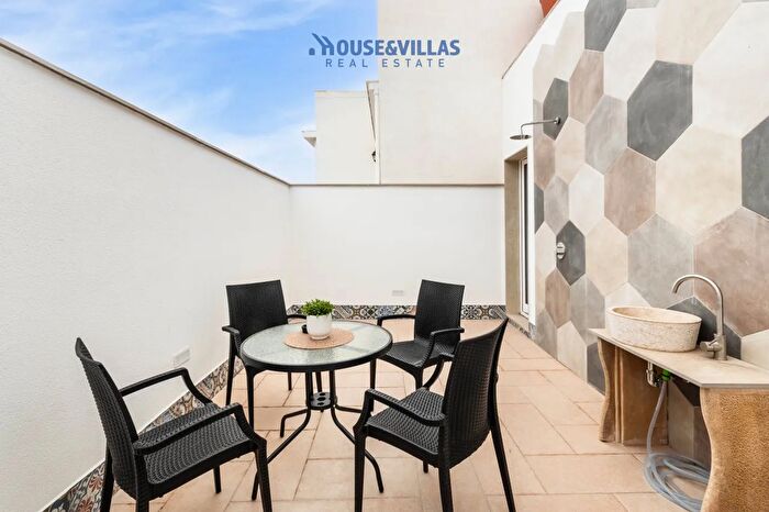 Casa bilocale in vendita in Via Roma, Avola