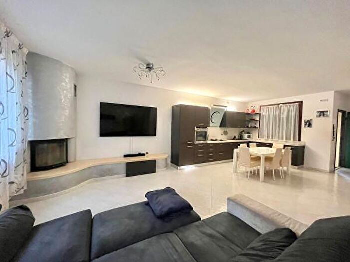 Casa quadrilocale in vendita in Via Basilio Bellotti, Comacchio