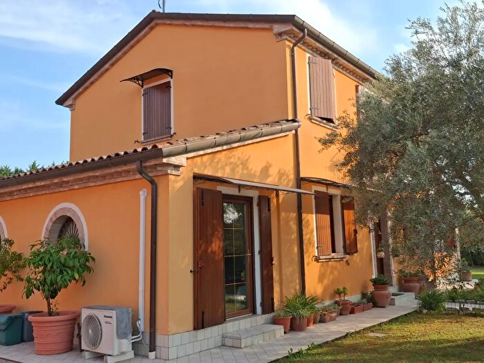 Casa con 8 locali in vendita in Via Ponte, Verucchio
