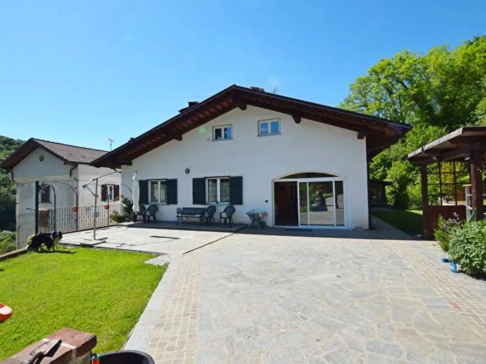 Casa con 5 locali in vendita in Frazione Pagliani, Monastero Di Vasco