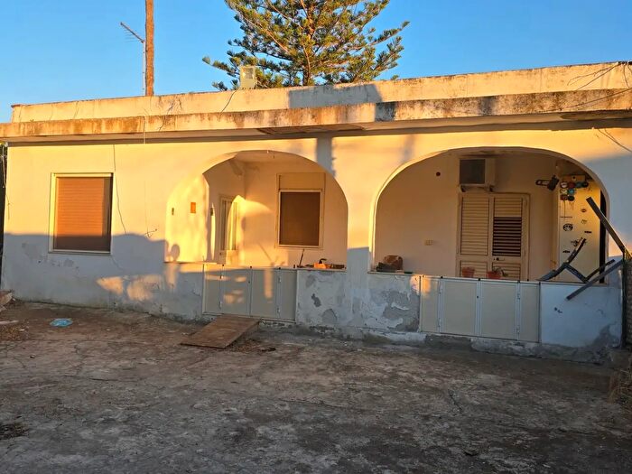 Casa trilocale in vendita in Strada Ognina, Siracusa