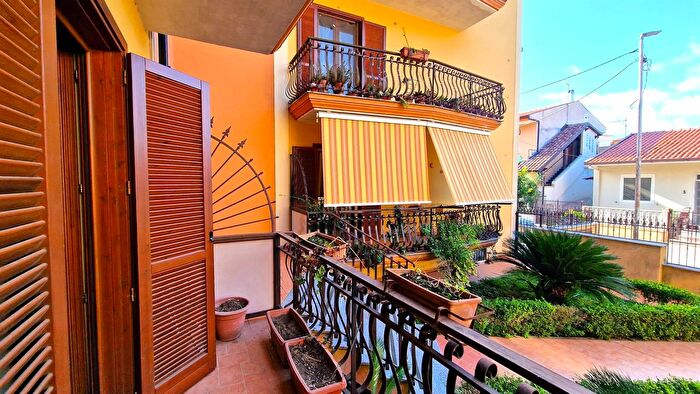 Appartamento trilocale in vendita in Viale Ciliegi, Carinola