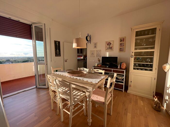 Appartamento con 5 locali in vendita in Via Aurelia, Cecina