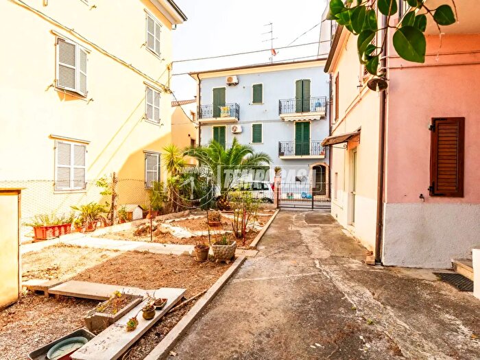 Appartamento trilocale in vendita in Via Magenta, Civitanova Marche