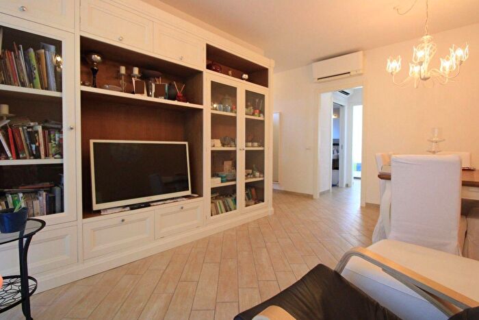 Appartamento quadrilocale in vendita in Via Georgi Dimitrov, Reggio Emilia