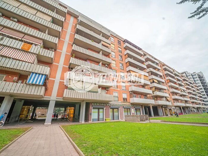 Appartamento trilocale in vendita in Via Pietro Marchisio, Roma