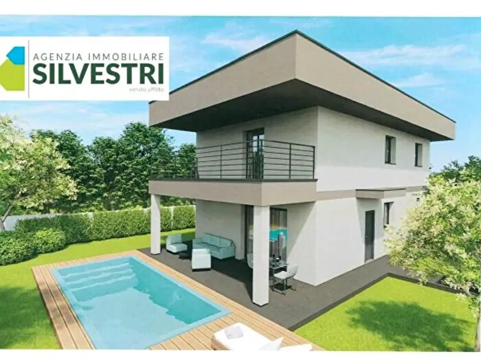 Casa quadrilocale in vendita in Novara