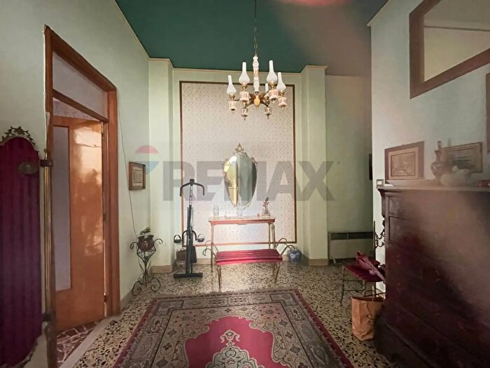 Casa con 15 locali in vendita in Via Carolina b, Giarre