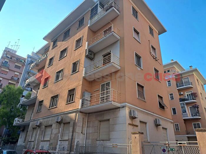 Appartamento con 5 locali in vendita in Viale Antonio Salandra, Bari