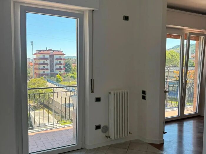 Appartamento con 6 locali in vendita in San Benedetto Del Tronto