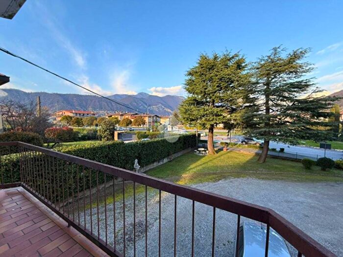 Appartamento trilocale in affitto in Paratico