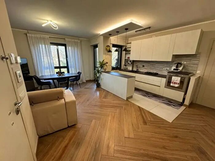 Appartamento quadrilocale in vendita in Via Sondrio, Torino