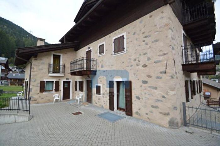 Appartamento quadrilocale in vendita in Via al Canton, Valdisotto