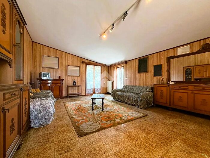 Appartamento trilocale in vendita in Via Petrarca, Cisterna Di Latina