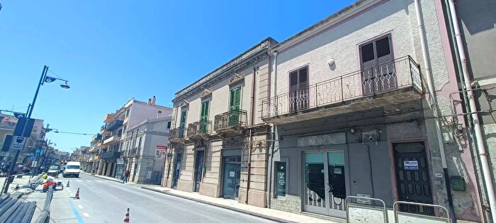 Casa con 6 locali in vendita in Via Umbertoi Spadafora, Spadafora