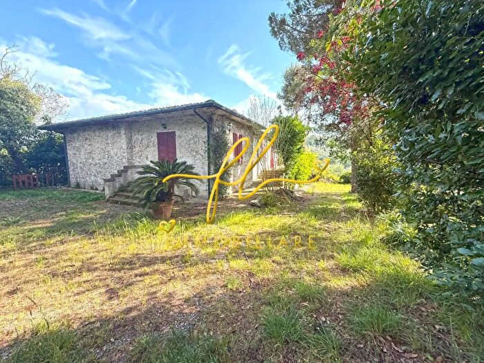 Casa con 7 locali in vendita in Montescudaio