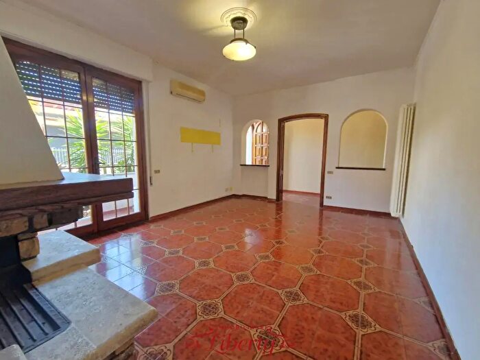 Casa con 5 locali in vendita in Viareggio