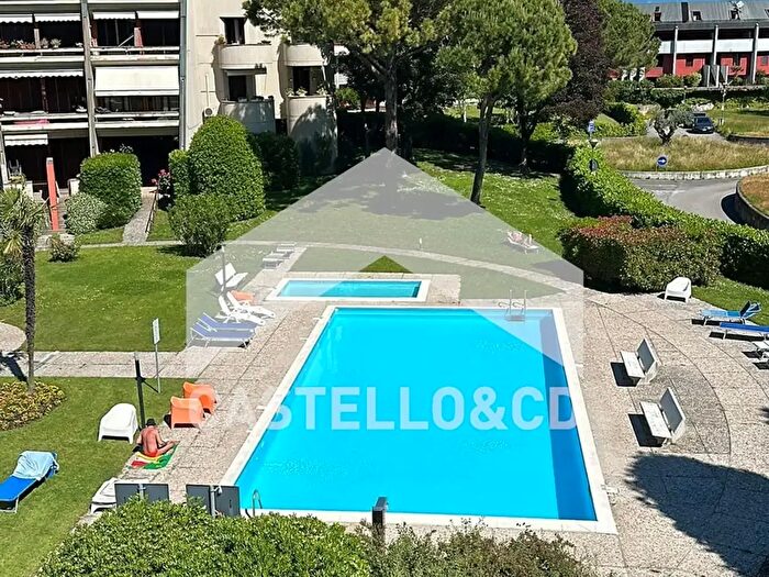 Appartamento bilocale in vendita in Via Colli Storici, Desenzano Del Garda