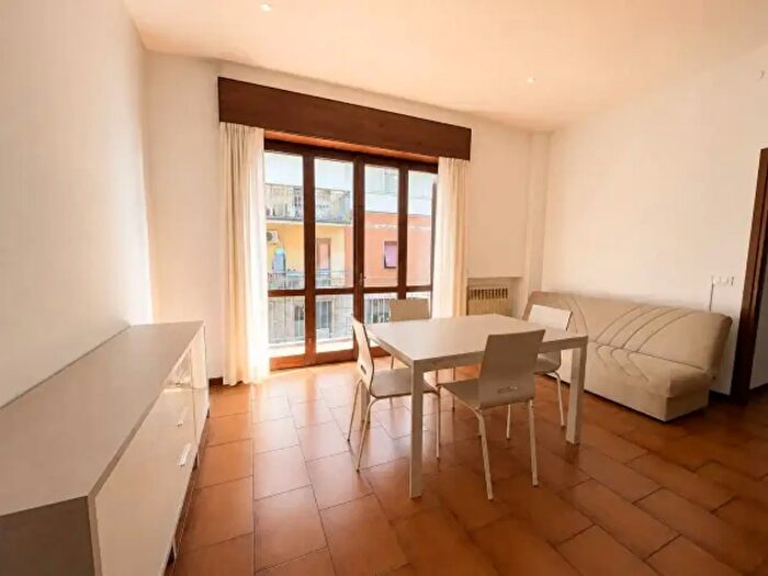 Appartamento trilocale in affitto in Via Cantarane, Verona