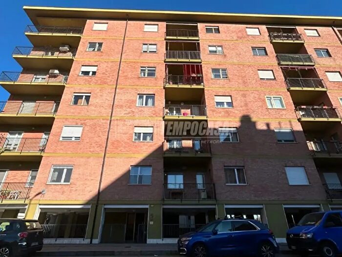 Appartamento con 6 locali in vendita in Via Annie Vivanti, Torino