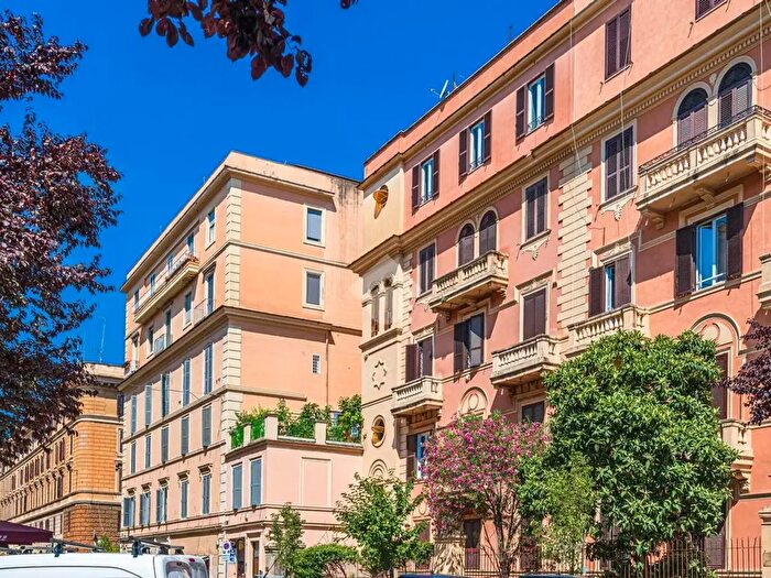 Appartamento quadrilocale in vendita in Via degli Scipioni, Roma