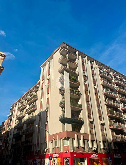 Appartamento con 6 locali in vendita in Via Antonio Veneziano, Palermo