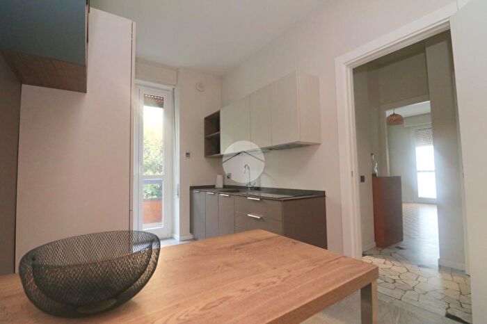 Appartamento bilocale in vendita in Via San Carlo Borromeo, Rho