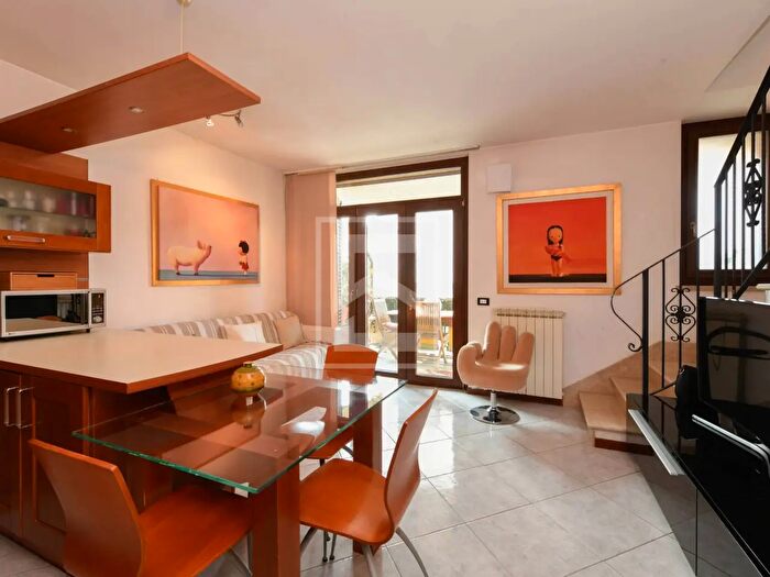 Appartamento quadrilocale in vendita in Via Caravaggio, Sirmione