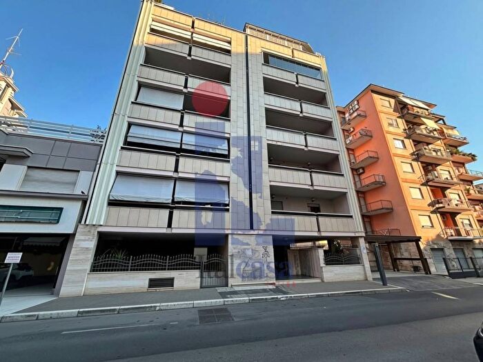 Appartamento trilocale in affitto in Via Vincenzo Monti, Centro, Latina