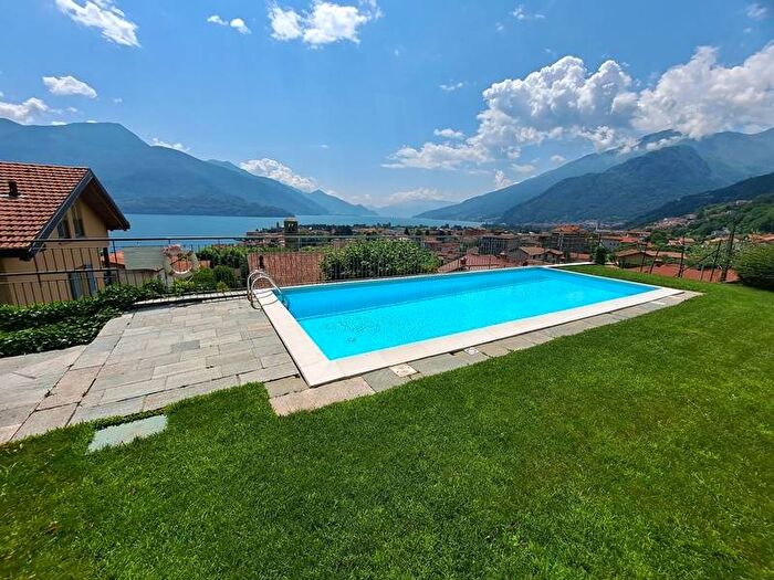 Appartamento bilocale in affitto in Via Regina, Centro, Domaso