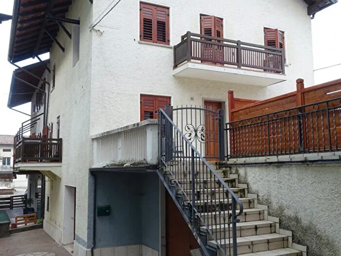 Casa trilocale in vendita in Sporminore Via Lovernatico, Sporminore