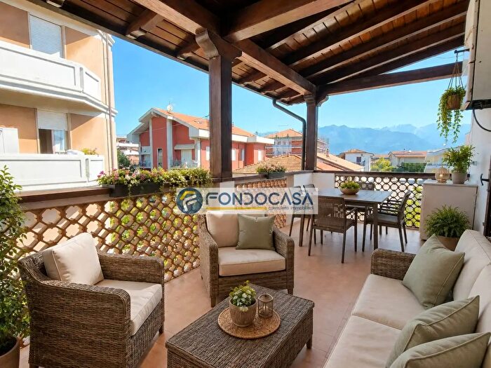 Appartamento quadrilocale in vendita in Via Esperanto, Massa