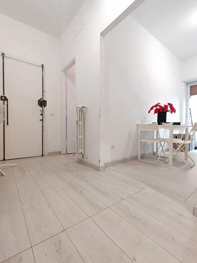 Appartamento trilocale in vendita in Via Calpurnio Pisone, Roma