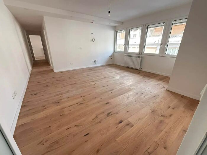 Appartamento trilocale in vendita in Via Orcagna, Firenze