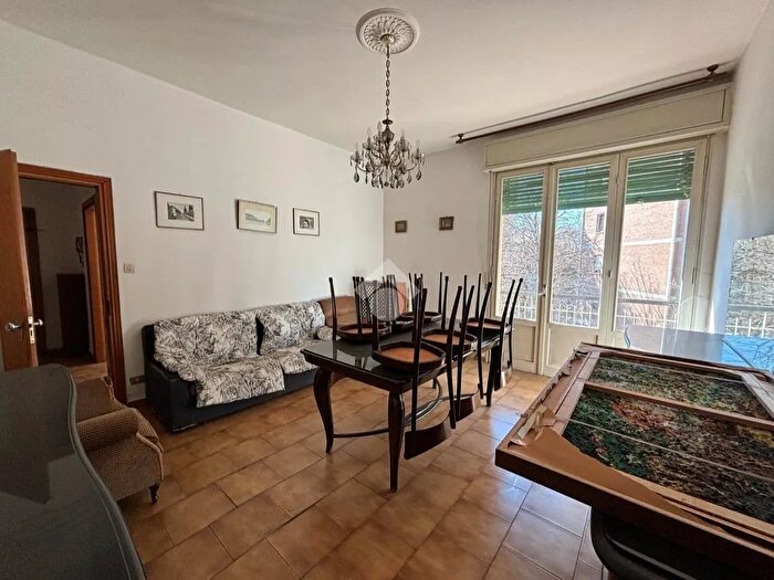 Appartamento trilocale in vendita in Via Giovanni Battista Lulli, Reggio Emilia