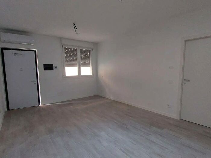 Appartamento bilocale in affitto in Via Santa Caterina, Cernusco Sul Naviglio