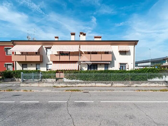 Appartamento trilocale in vendita in Via Lazzaro Spallanzani, Villafranca Di Verona