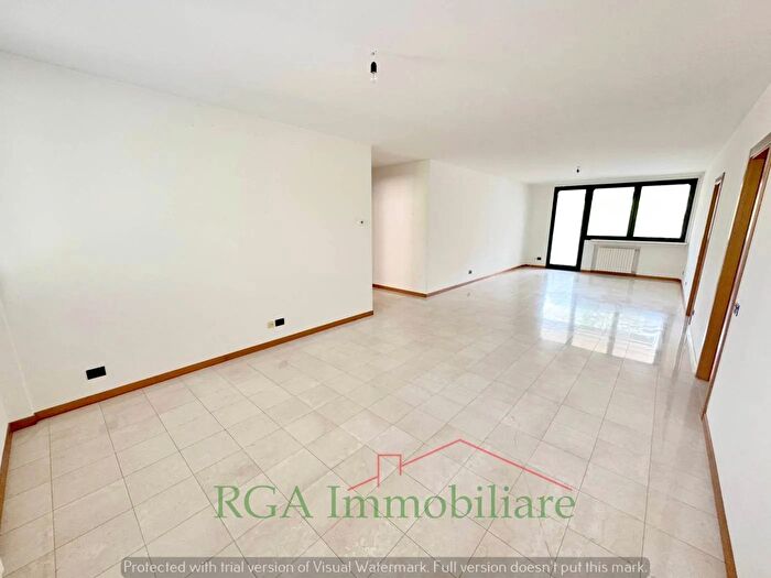 Appartamento trilocale in affitto in Via Jacopo Palma Il Vecchio, Bergamo