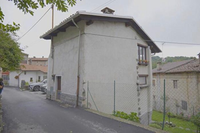 Casa trilocale in vendita in Strada Favaro di là, Biella