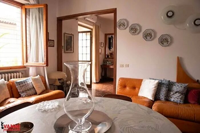 Appartamento con 6 locali in vendita in Via Francesco Ferrucci, Cecina