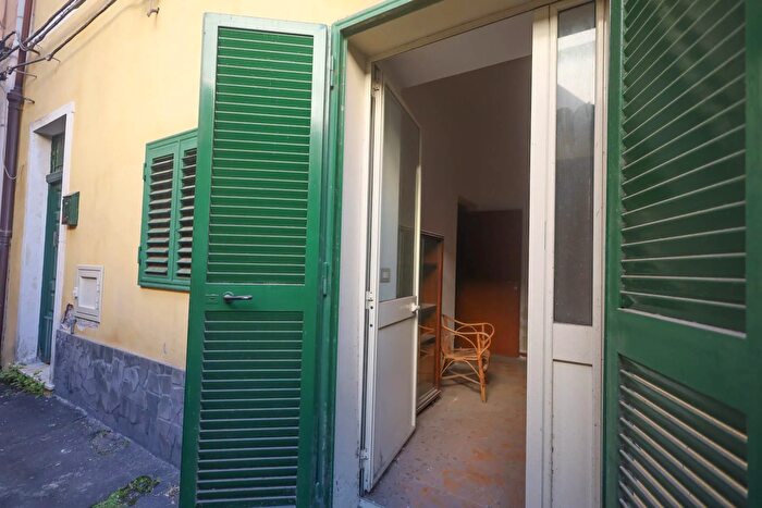 Appartamento quadrilocale in vendita in Vico Felice Paterno, Paterno