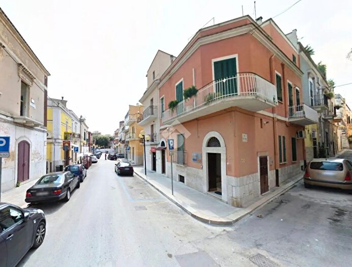 Appartamento con 5 locali in vendita in Via Guglielmo Oberdan, Canosa Di Puglia