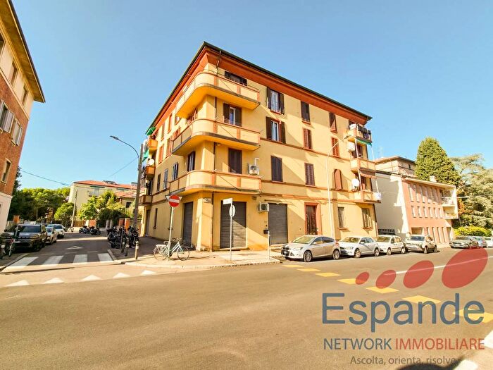 Appartamento trilocale in affitto in via parisio, Murri, Bologna