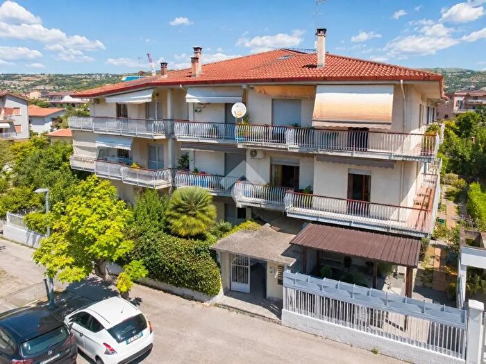 Appartamento con 5 locali in vendita in Via Pietro Nenni, Roseto Degli Abruzzi