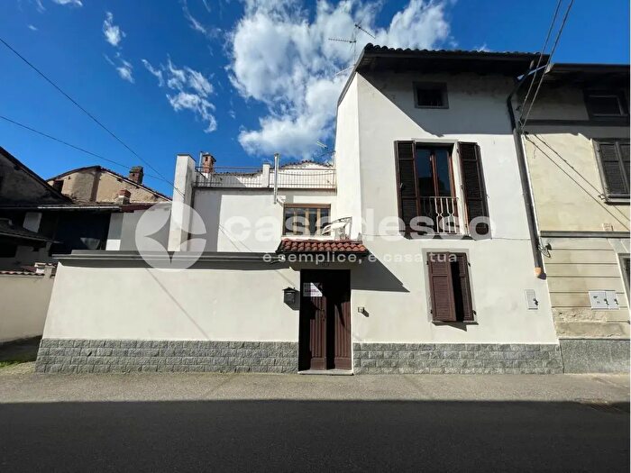 Casa con 7 locali in vendita in Via Giacomo Matteotti, Palazzolo Vercellese