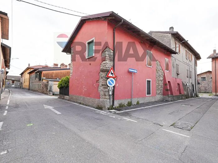 Case in Vendita e in Affitto - 2